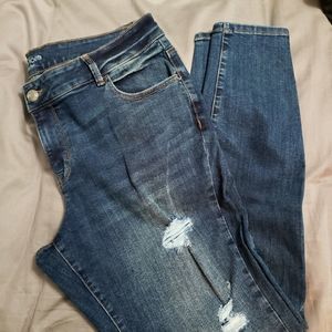 Maurices jeans